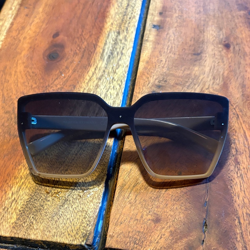 Martha Stewart Stylish Black and Brown Square Sunglasses
